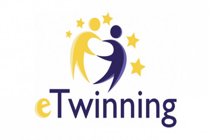 eTwinning plyzat - Mdiatudatossg a mindennapokban